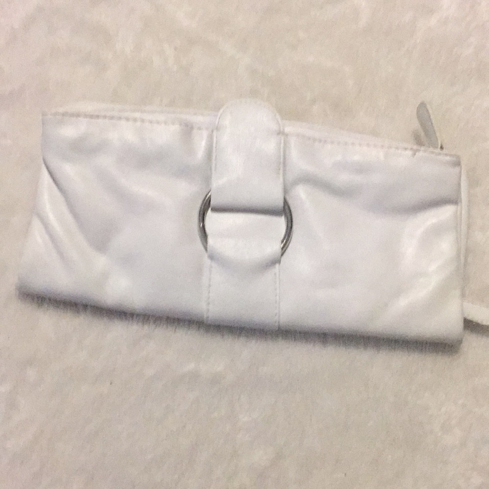 No brand name clutch